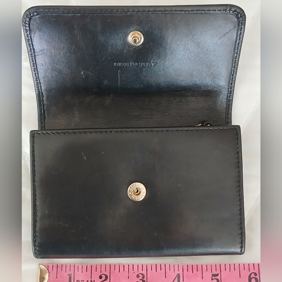 New-Authentic-Burberry LEATHER wallet w/ Signature Gold Tone Hardware-front snap - Picture 4 of 14